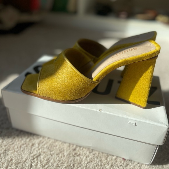 Schutz Lizah Mules - Picture 2 of 9